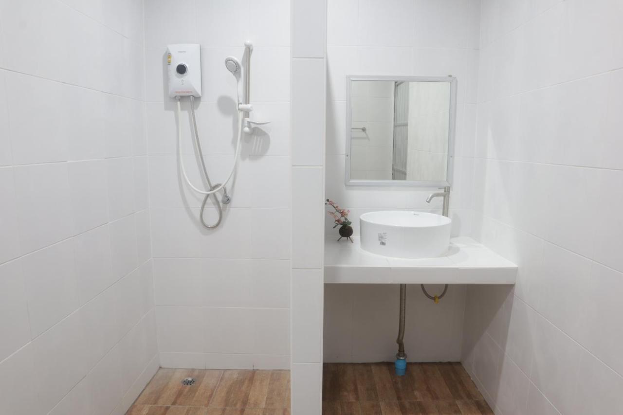 ตะวันแมนชั่น Apartment Ban Na Khua Exterior photo