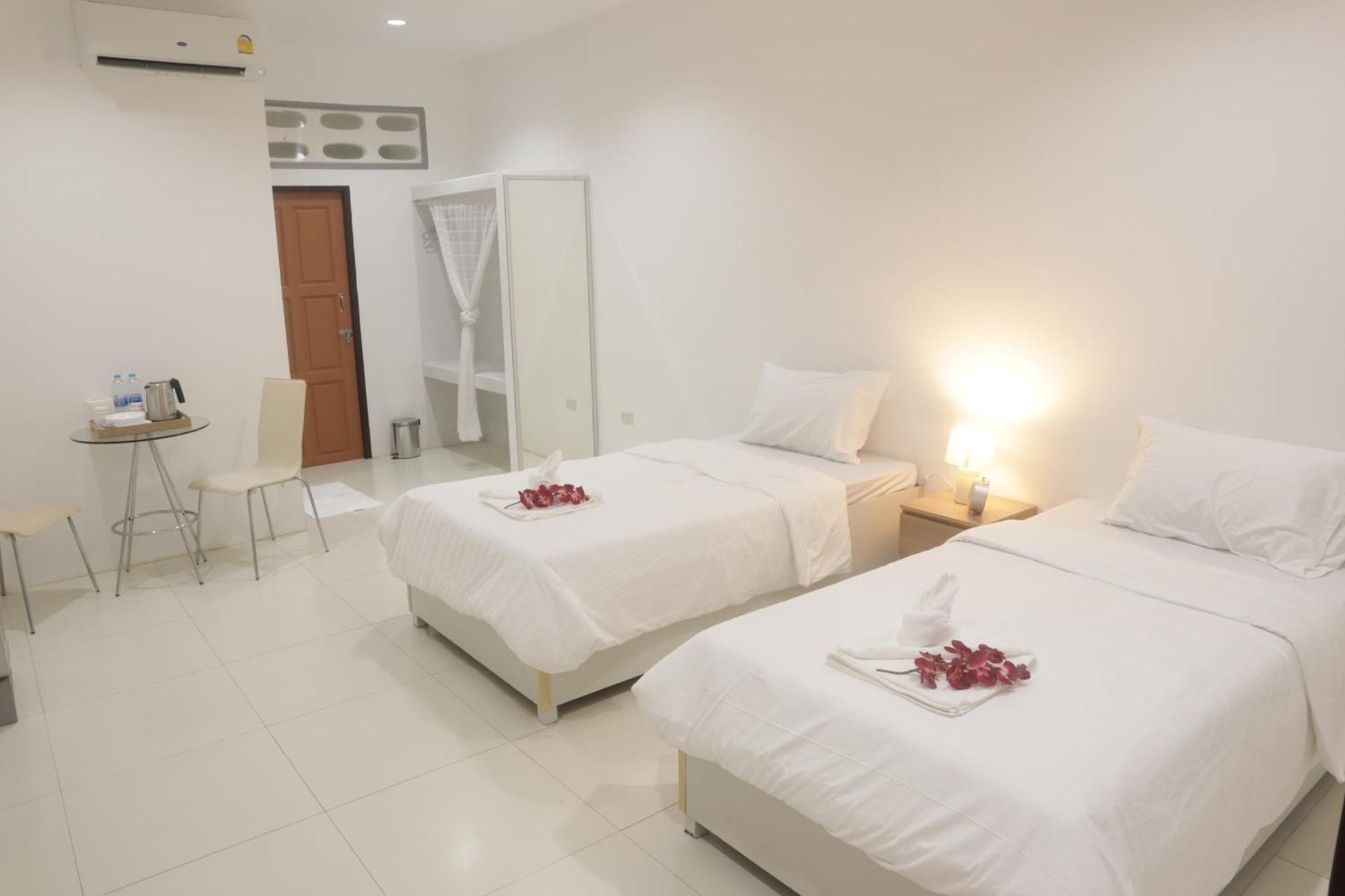 ตะวันแมนชั่น Apartment Ban Na Khua Exterior photo